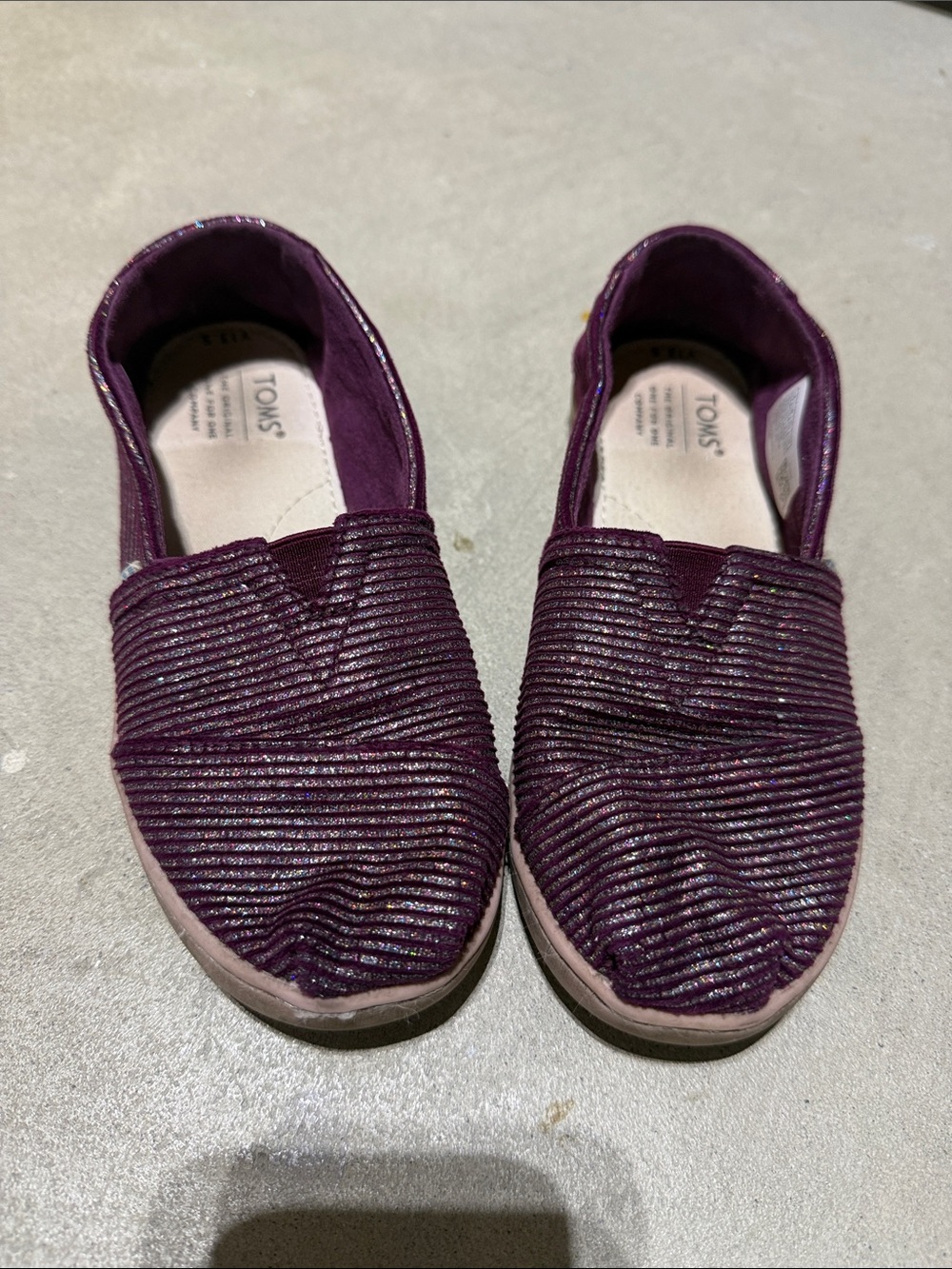 Toms Kids Slip-On Moccasins in Burgundy 13.5